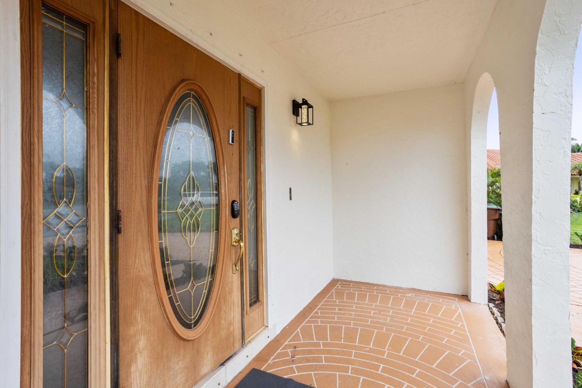 Escondida Drive - Minimum 3 Night