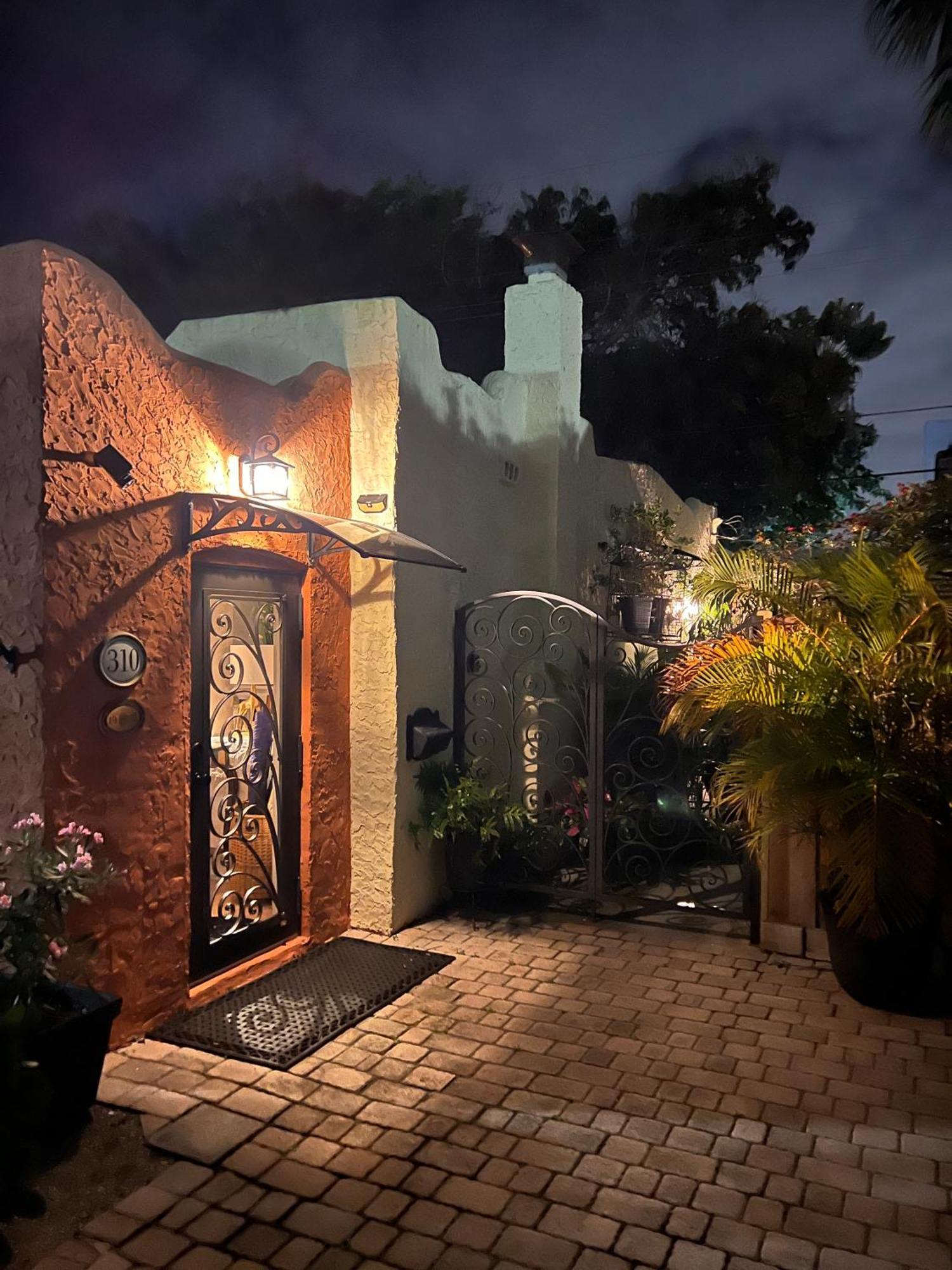 Tropical Designer House In Heart Of Antique Row Wpb Holiday home *