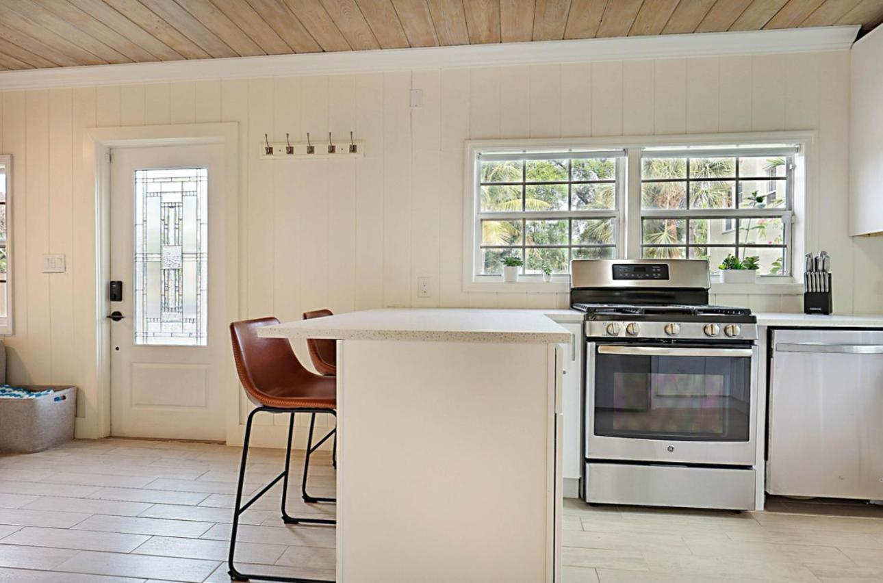 Holiday home Relax & Unwind Pool Retreat 2 Bed 2 Bath