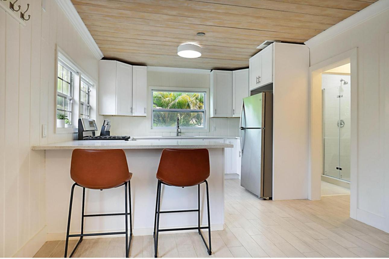 Holiday home Relax & Unwind Pool Retreat 2 Bed 2 Bath *