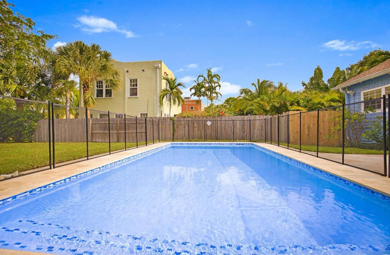 Relax & Unwind Pool Retreat 2 Bed 2 Bath * West Palm Beach