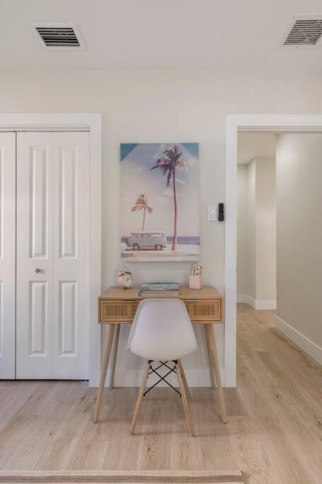 Modern Home, Family Friendly, Heated Pool Holiday home West Palm Beach