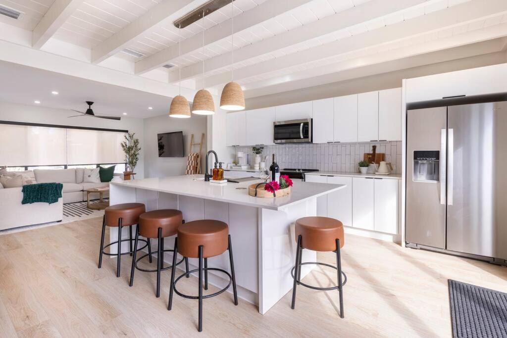Holiday home Modern Home, Family Friendly, Heated Pool