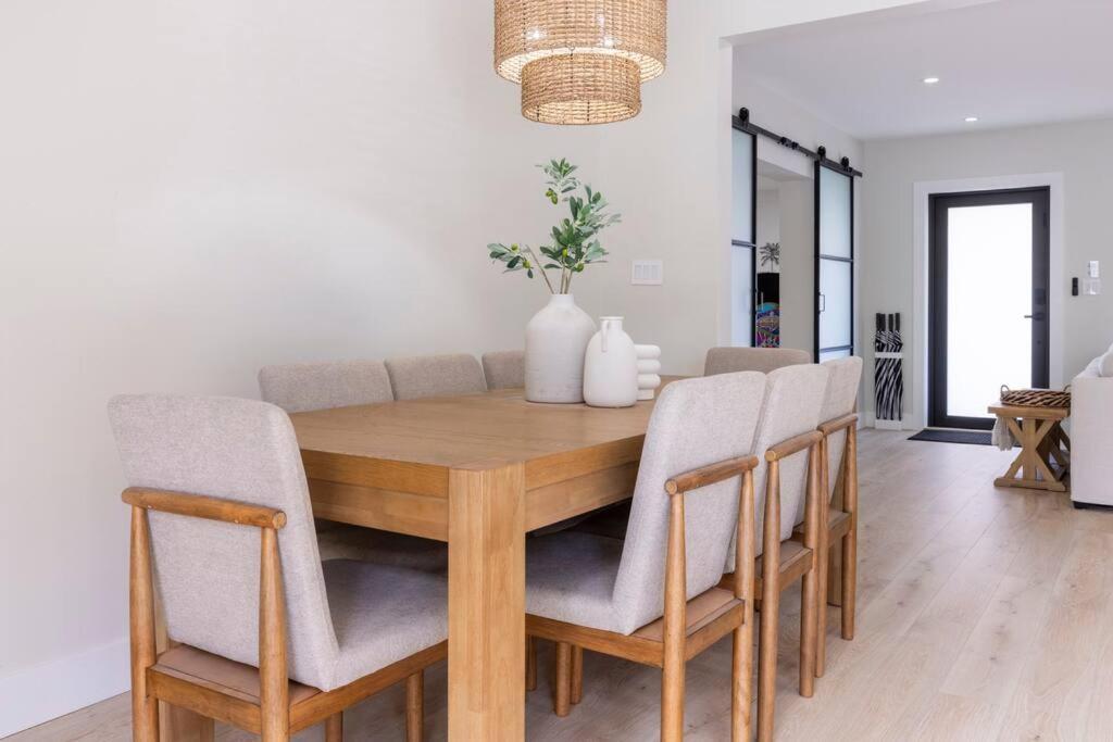 Holiday home Modern Home, Family Friendly, Heated Pool *