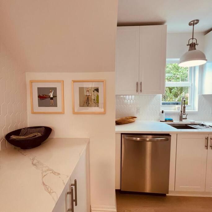 Very Cool Renovated 1930s Home! Holiday home *