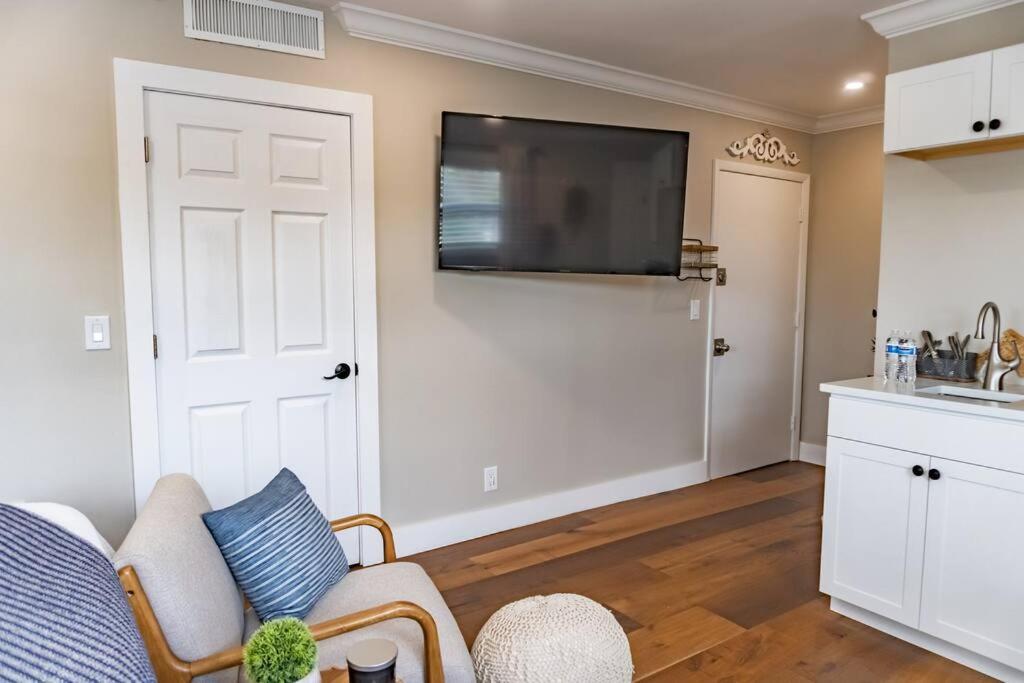 Renovated Downtown - B