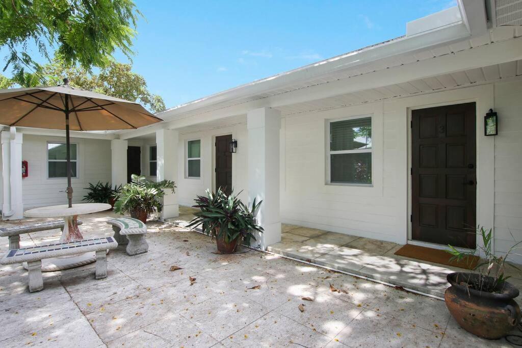 Renovated Downtown - B Apartment *