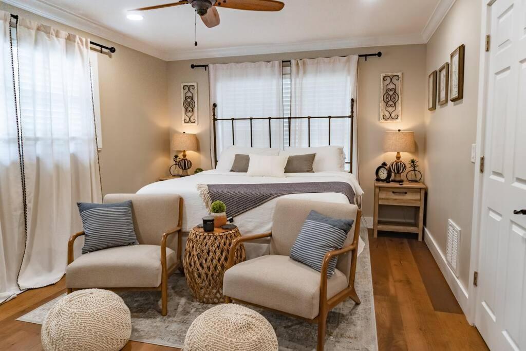 Apartment Renovated Downtown - B