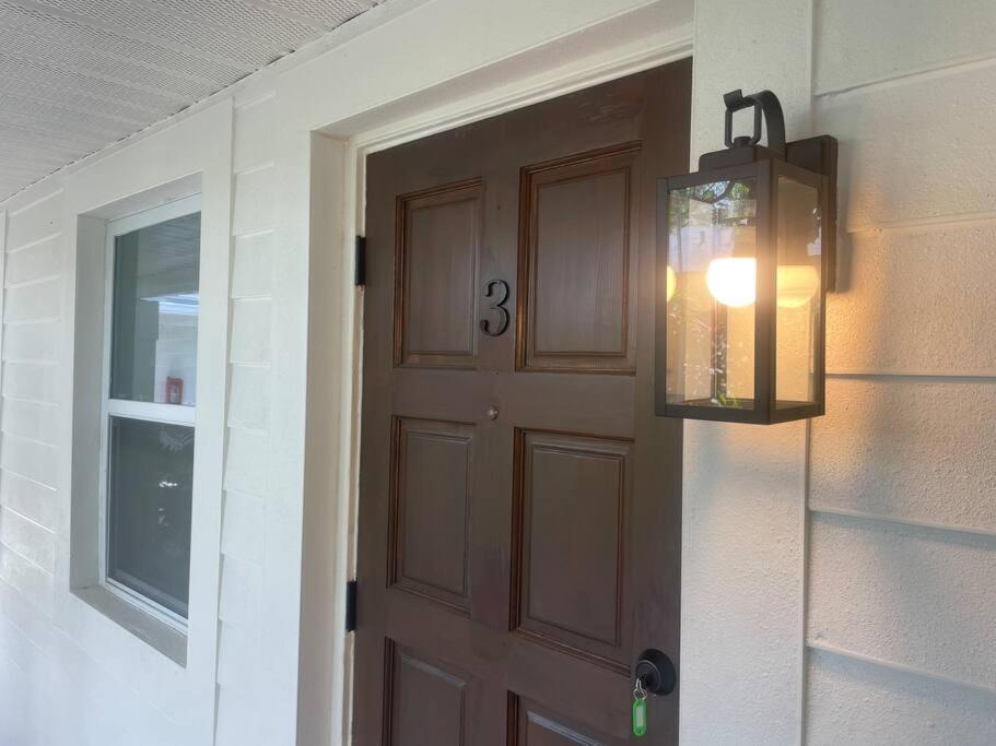 Lovely 1 Bedroom - Walk To Waterfront Apartment