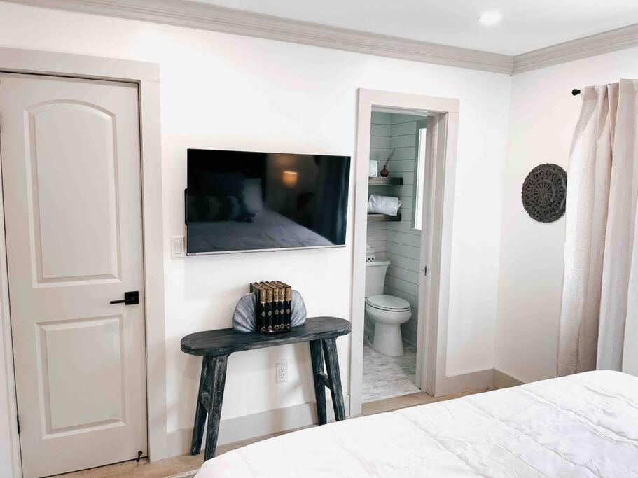Lovely 1 Bedroom - Walk To Waterfront West Palm Beach