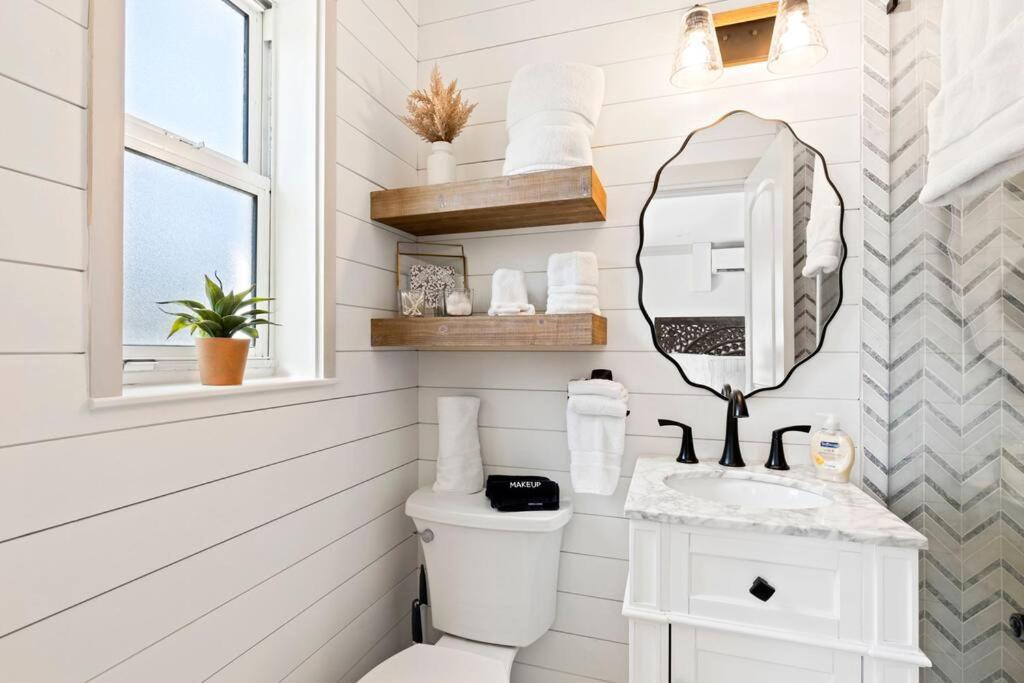 Newly Renovated 1br In The Heart Of Wpb Apartment *