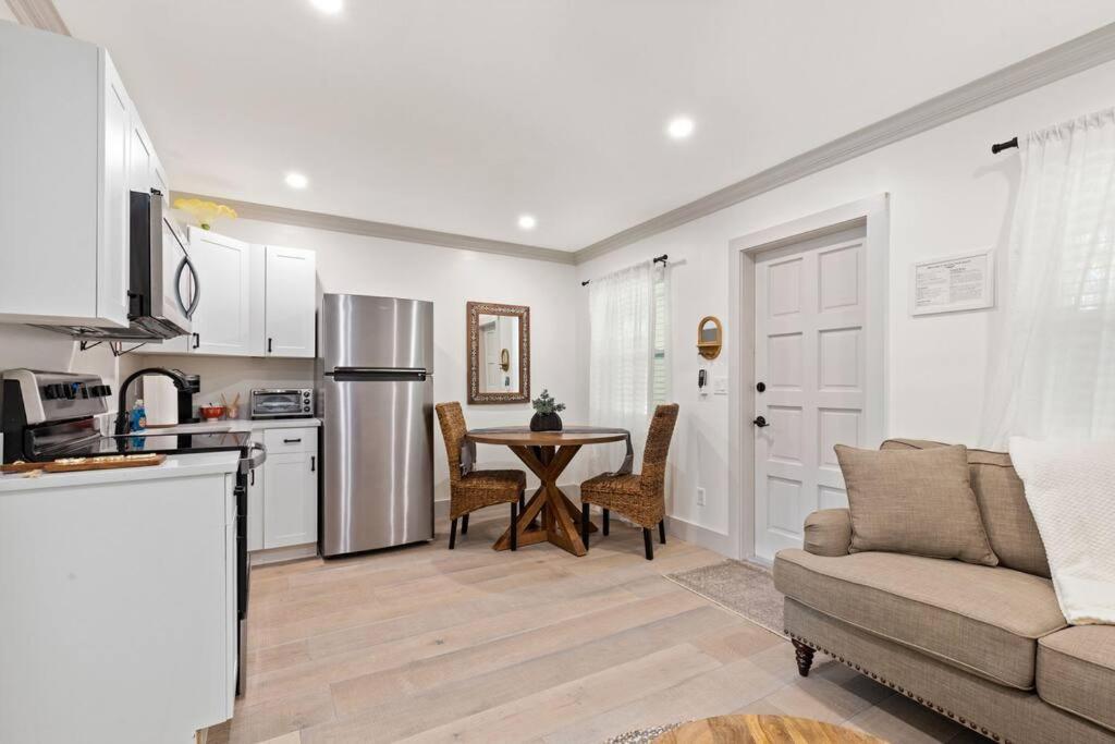 Apartment Newly Renovated 1br In The Heart Of Wpb