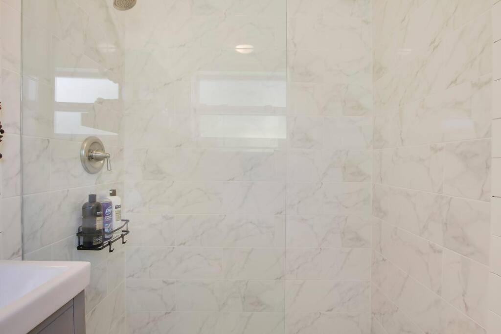 Cozy Downtown Wpb -unit C Apartment