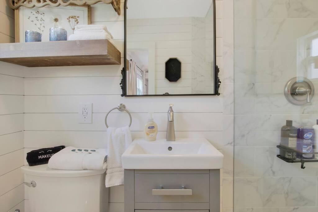 Cozy Downtown Wpb -unit C Apartment