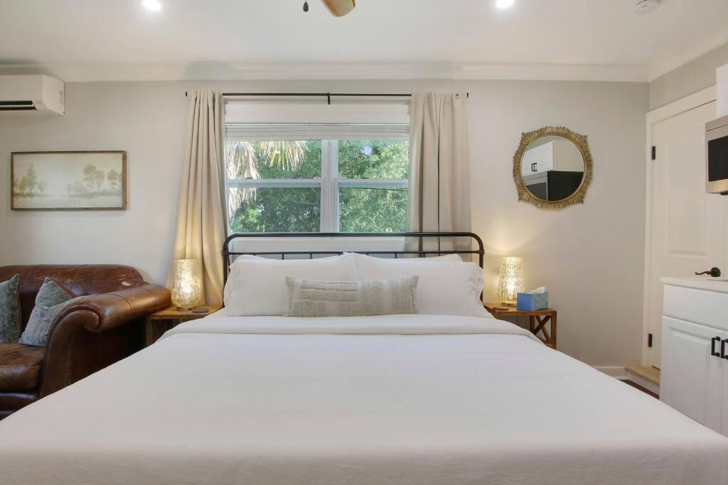 Cozy Downtown Wpb -unit C Apartment