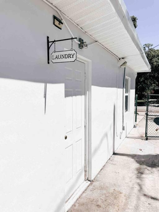 Downtown Wpb D - W Full Kitchen