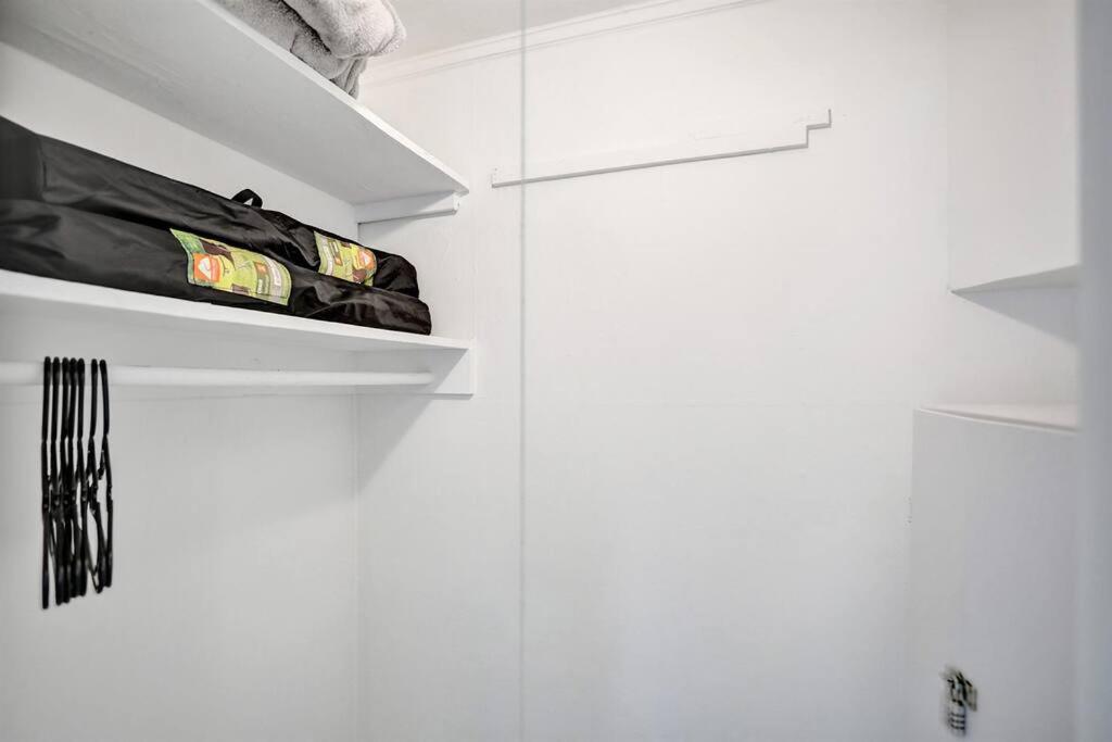 Palm Wave Says - 5 Star - Quiet Area - Stocked