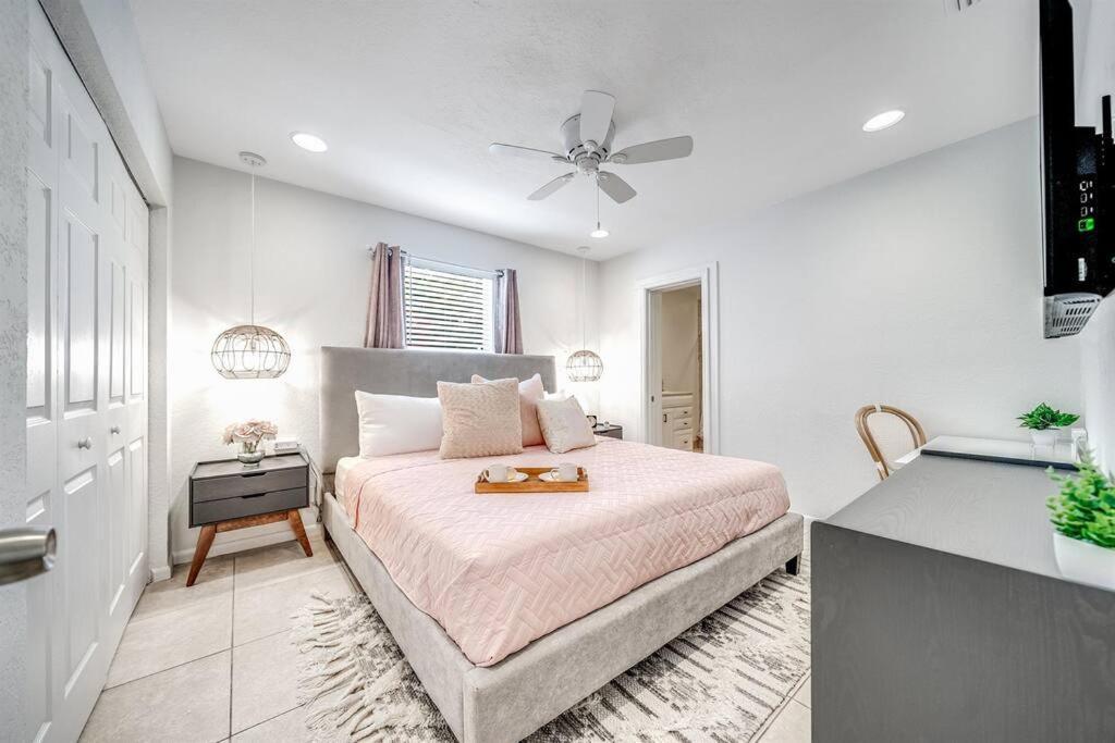 Apartment Palm Wave Says - Quietness In Location