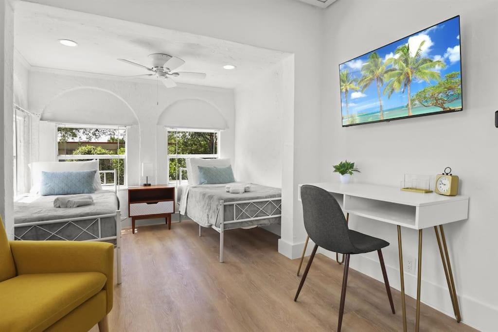 Palm Wave Says - Designers - No Extra Fees * West Palm Beach