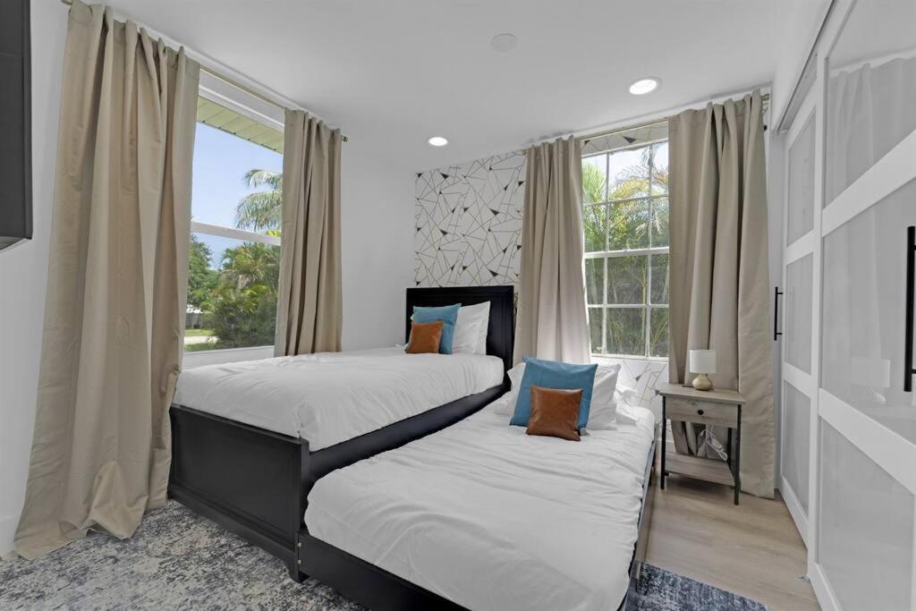 Apartment Palm Wave Says - 5 Min To Locations West Palm Beach