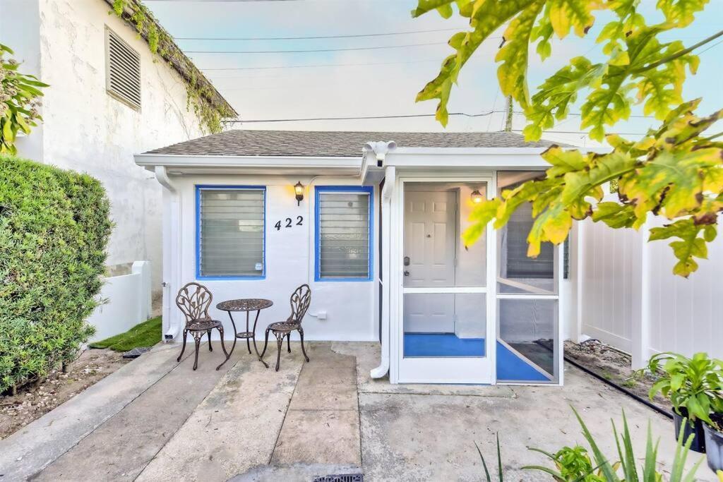 Apartment Tucked Away - Intercostal 1 Block - Palm Wave Says