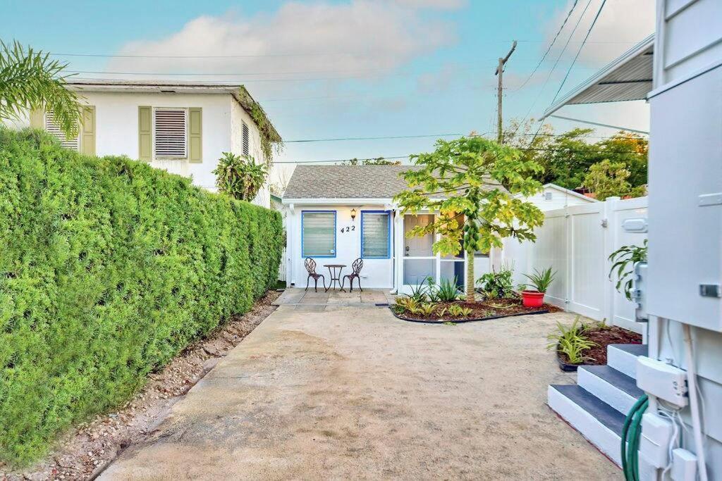Tucked Away - Intercostal 1 Block - Palm Wave Says Apartment *