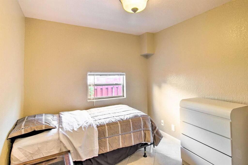 Apartment Palm Wave Says - Cozy - 2 Jacuzzis - Quiet Street