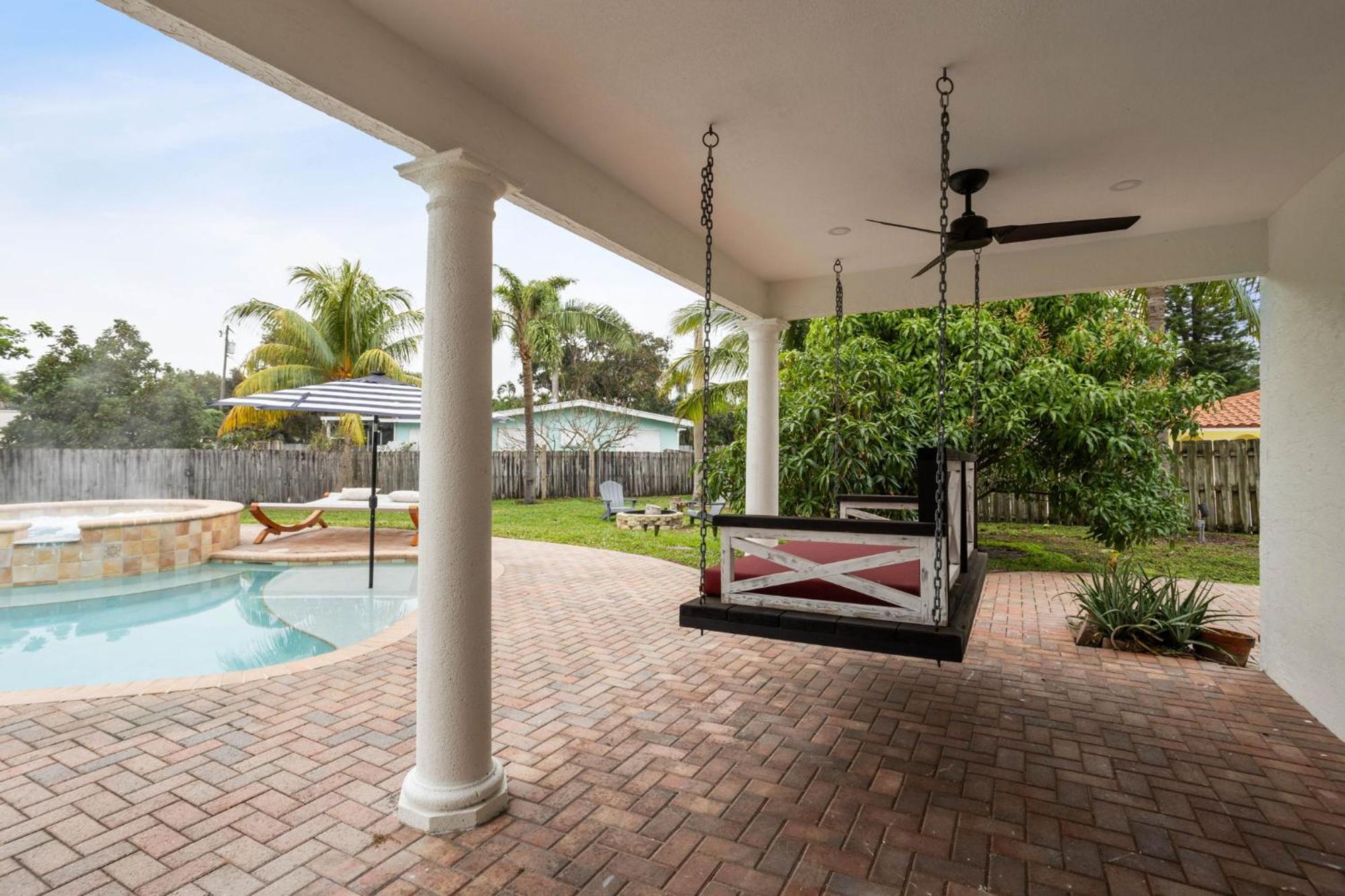 Holiday home Escondida Drive - Minimum 3 Night West Palm Beach