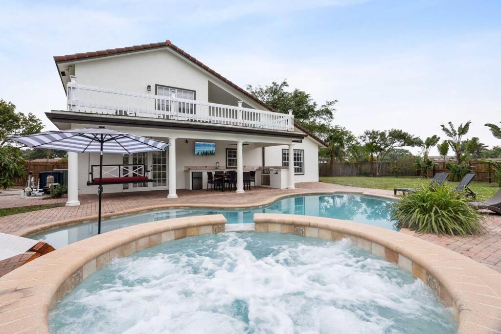 Escondida Drive - Minimum 3 Night *