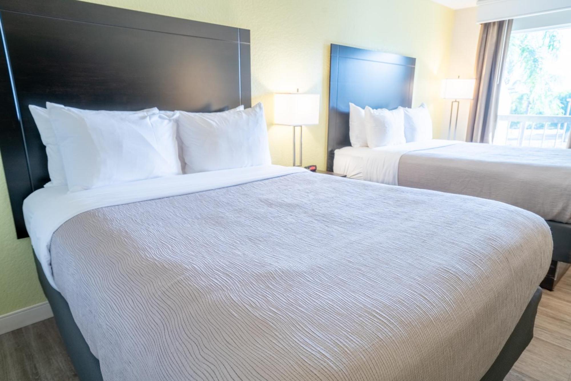 Quality Palm International Airport 3*