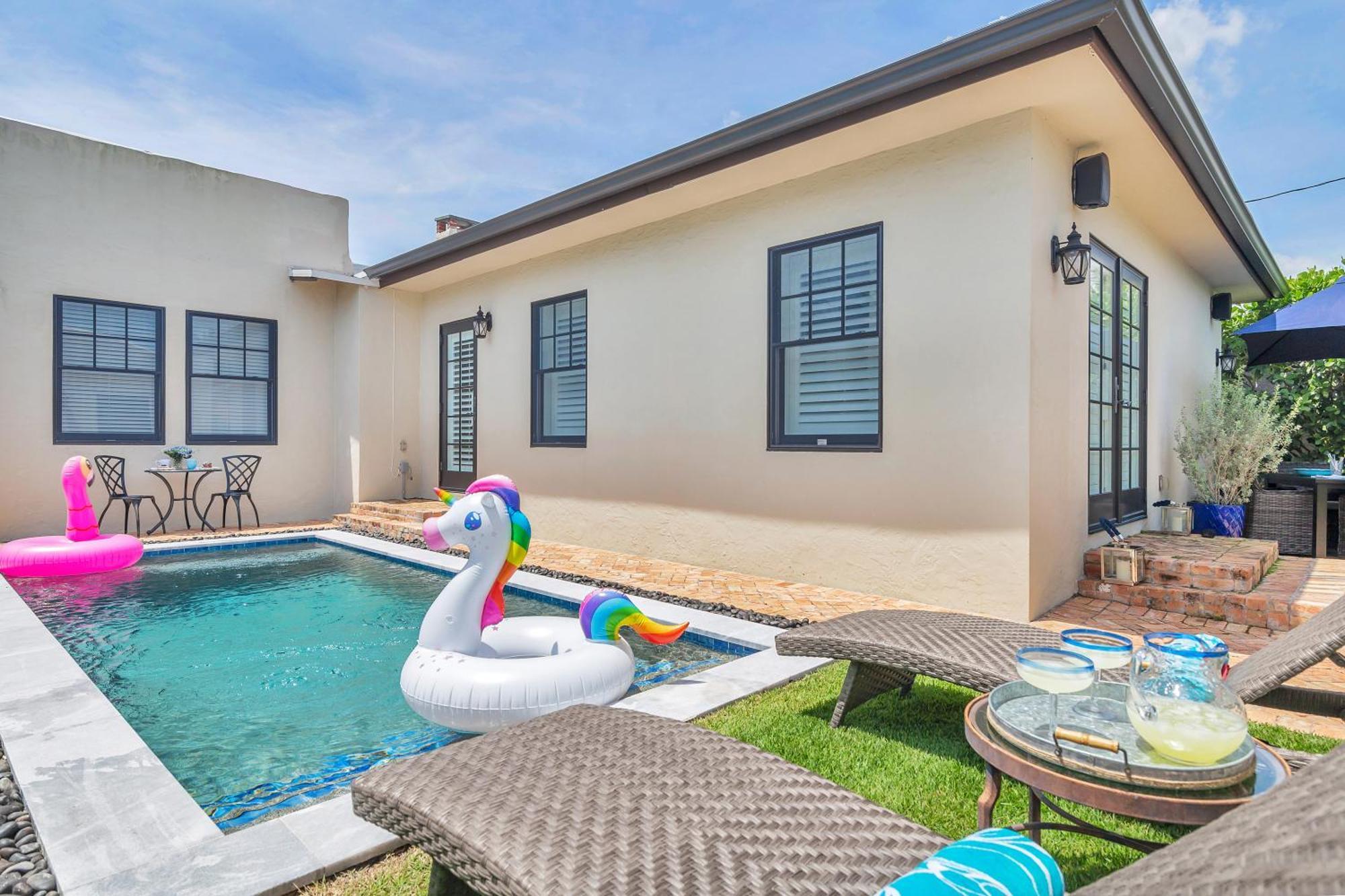 Royal Palms Estate *