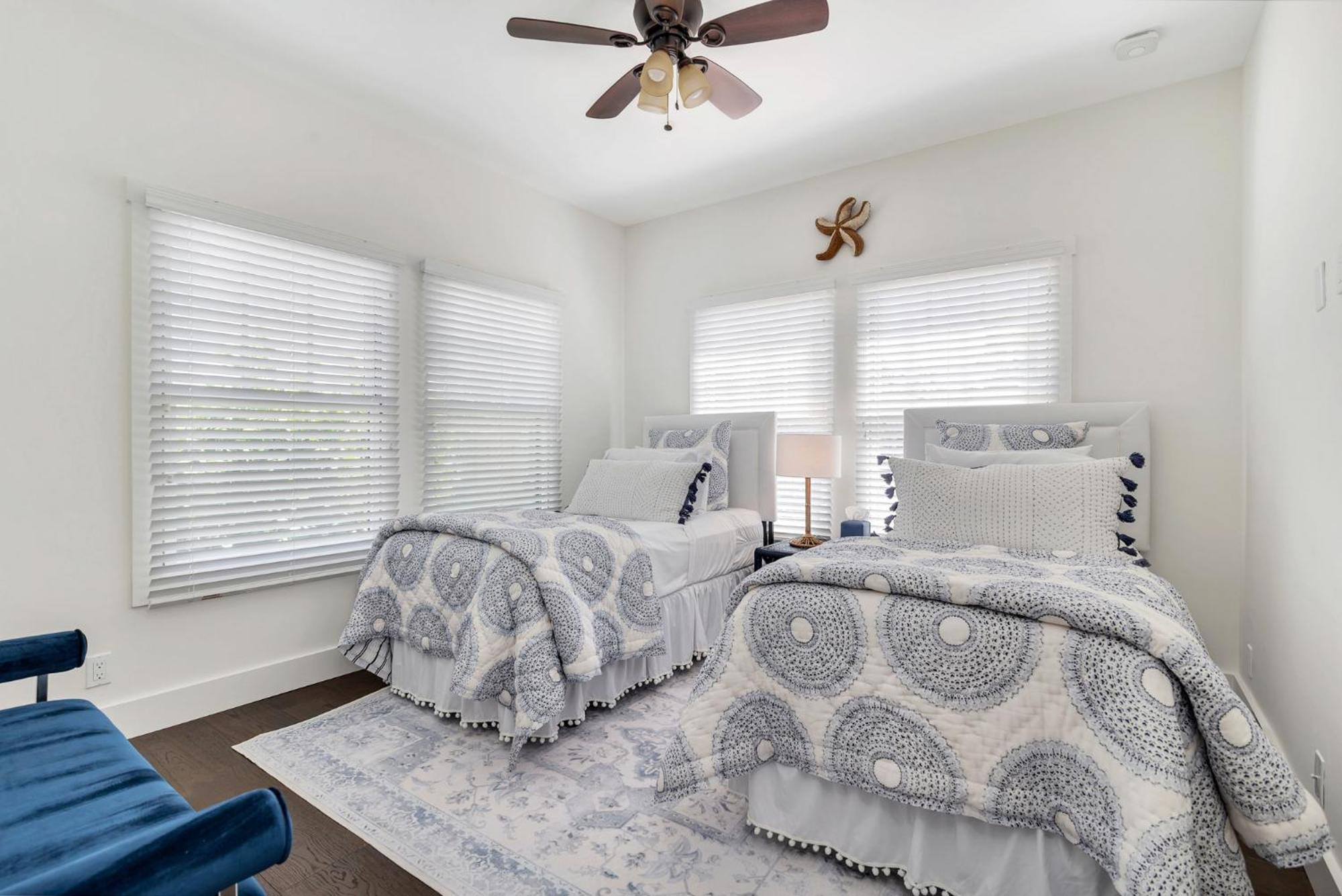 Royal Palms Estate Apartment