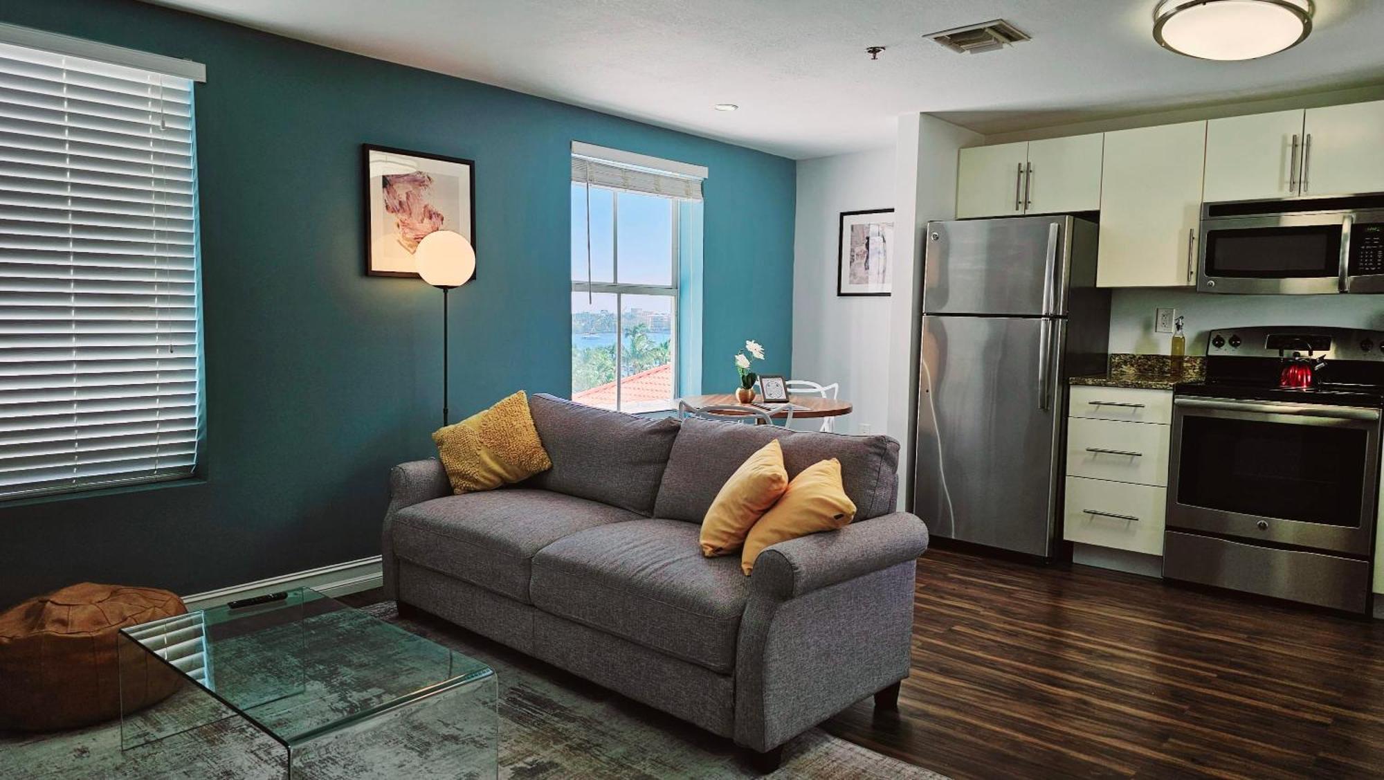 The Lofts On Clematis 604 Downtown West Palm *