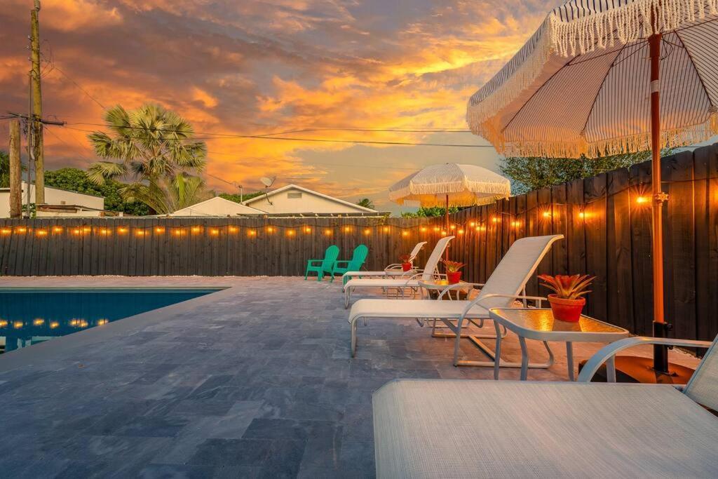 Tropical Jungle Pool House In West Palm Minutes From The Beach, Downtown, & Pbi! Casa de férias *