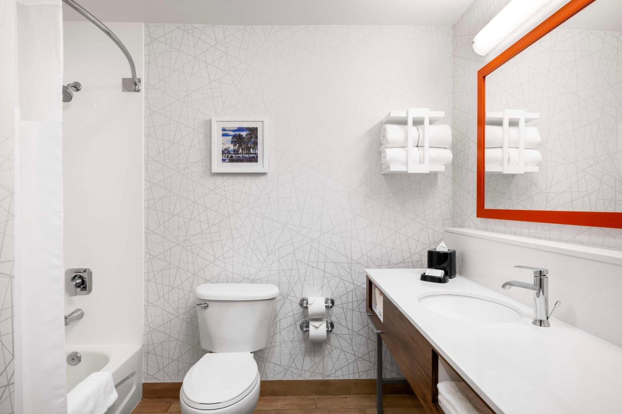 Hampton West Palm Airport Hotel