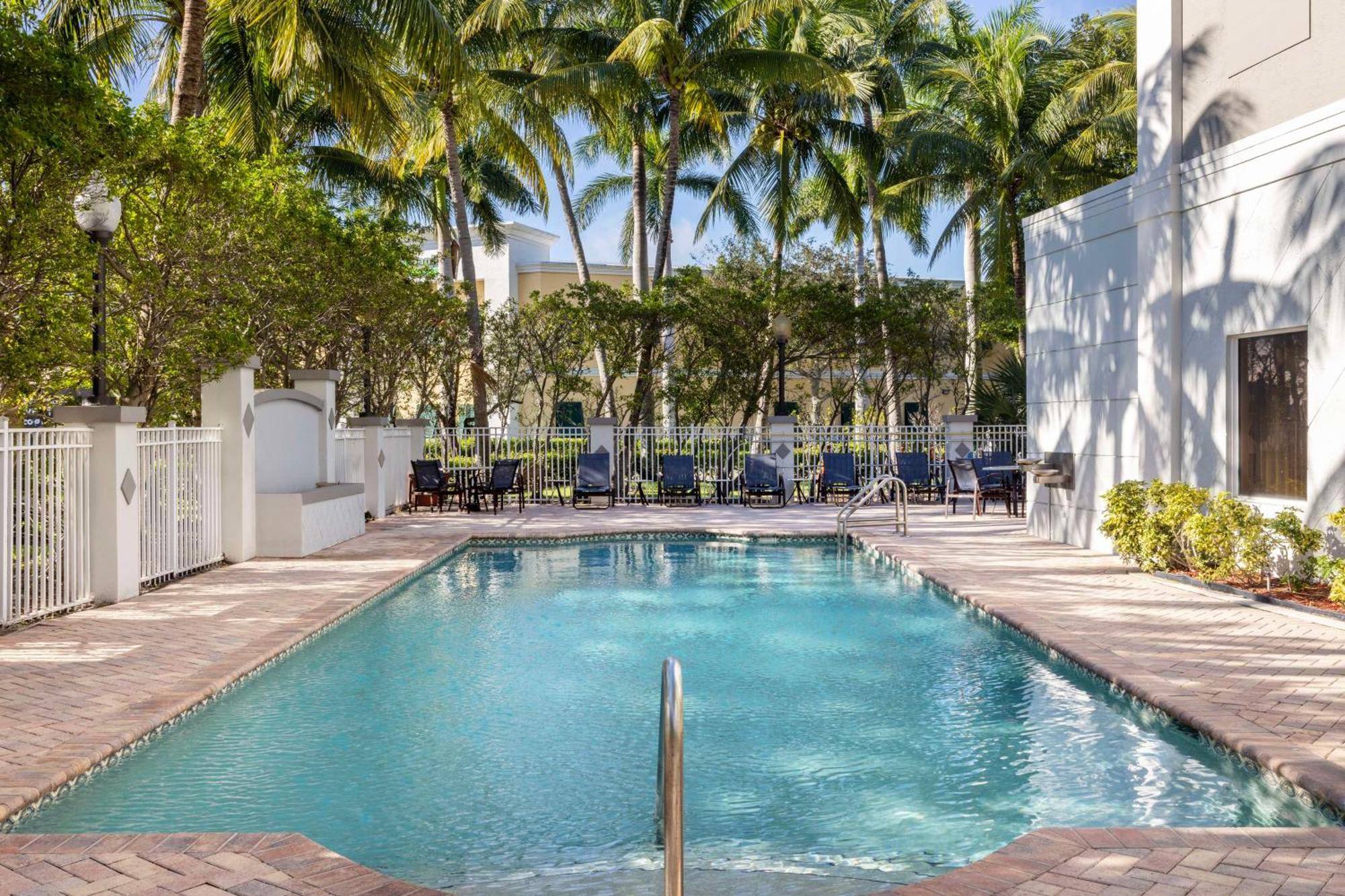 Hampton West Palm Airport Hotel