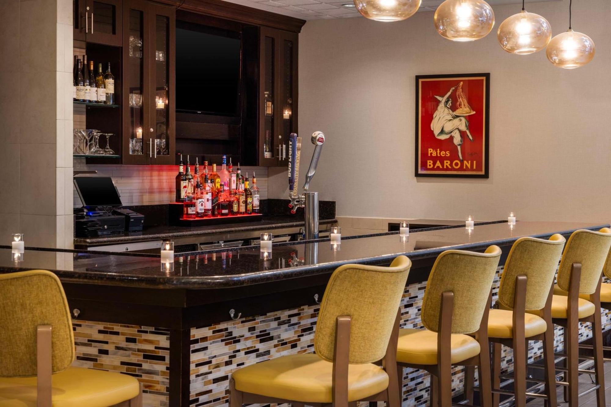Hotel Hilton Garden Airport 3*
