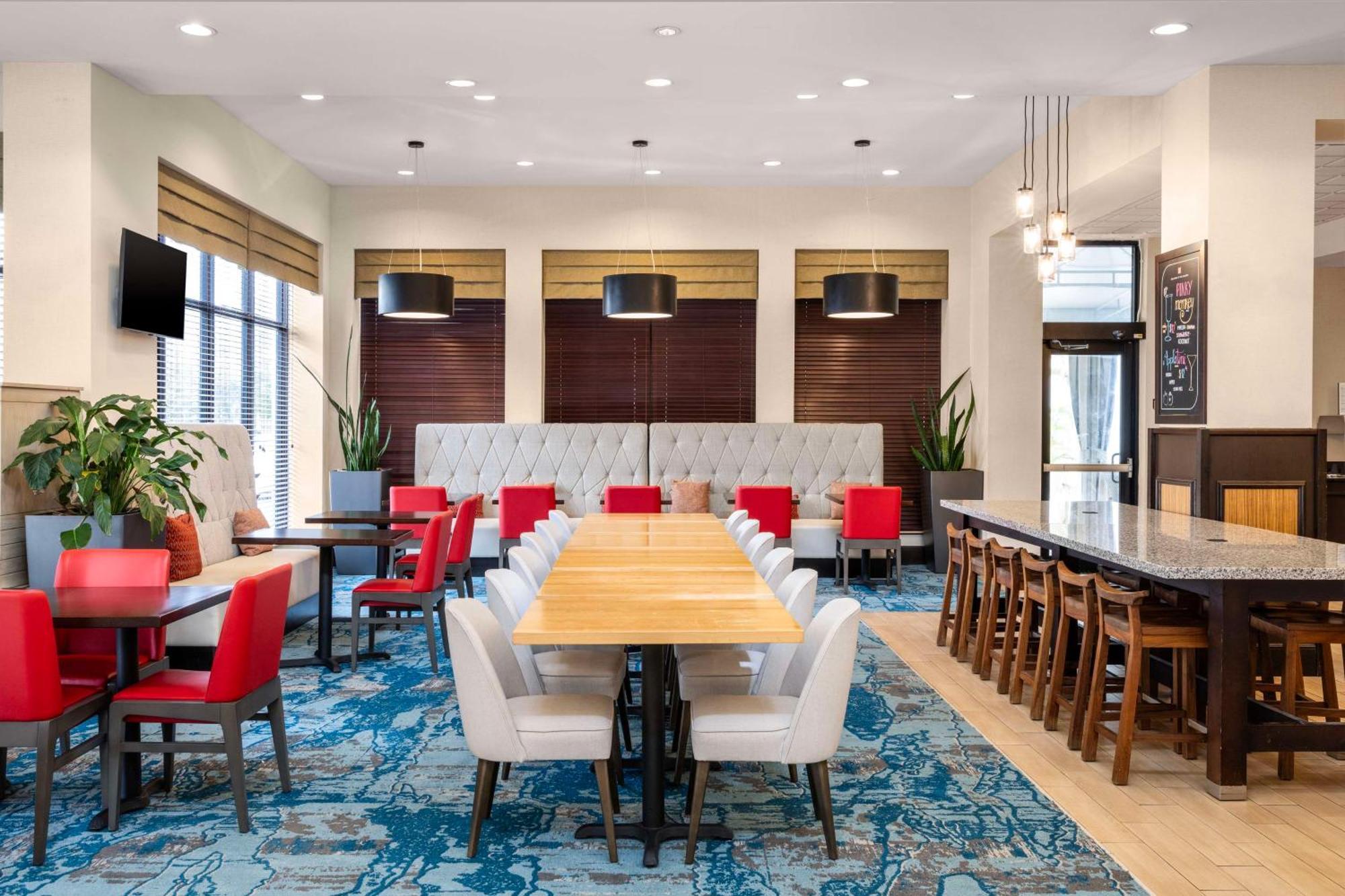 Hotel Hilton Garden Airport