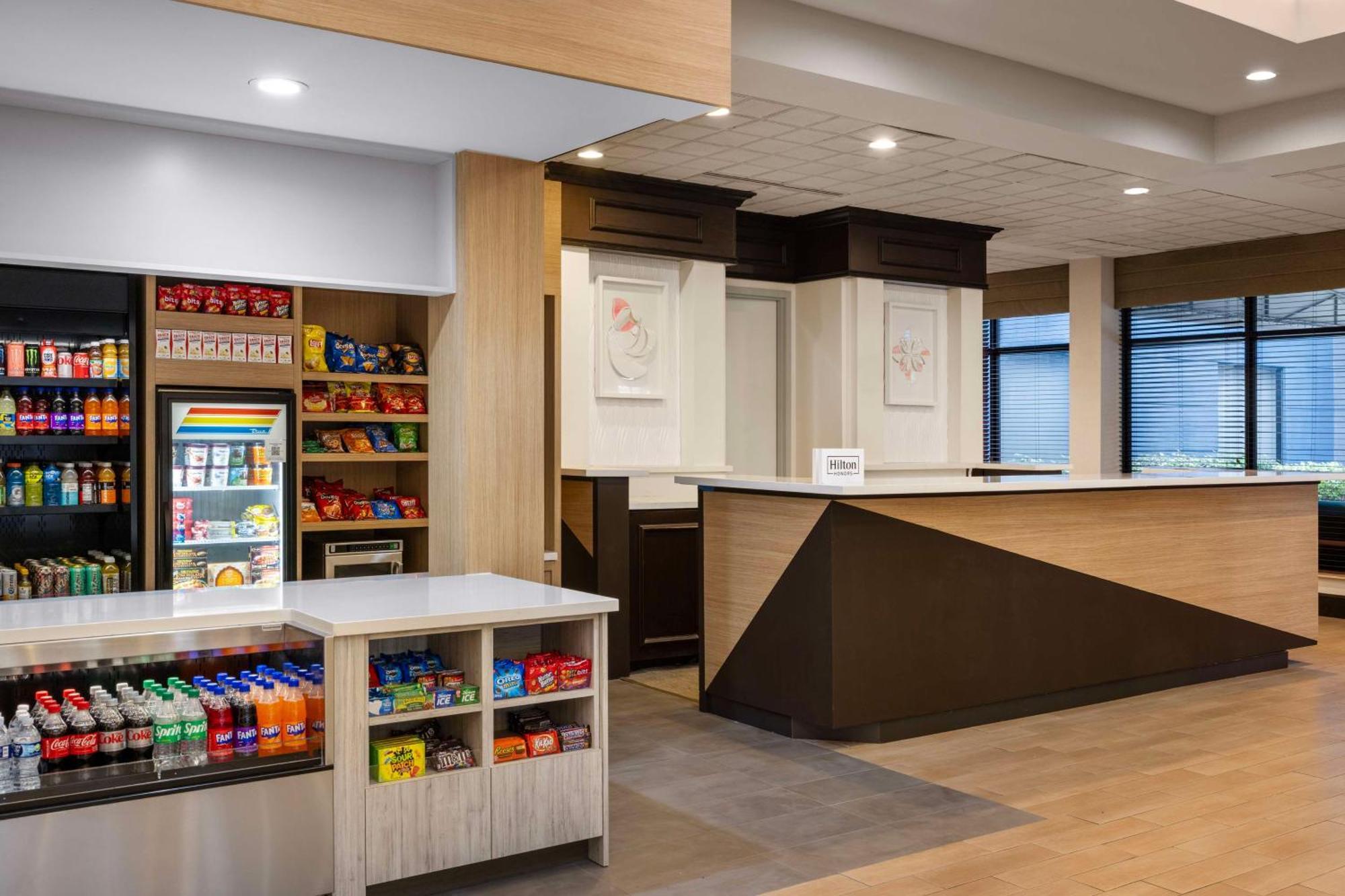 Hilton Garden Airport Hotel