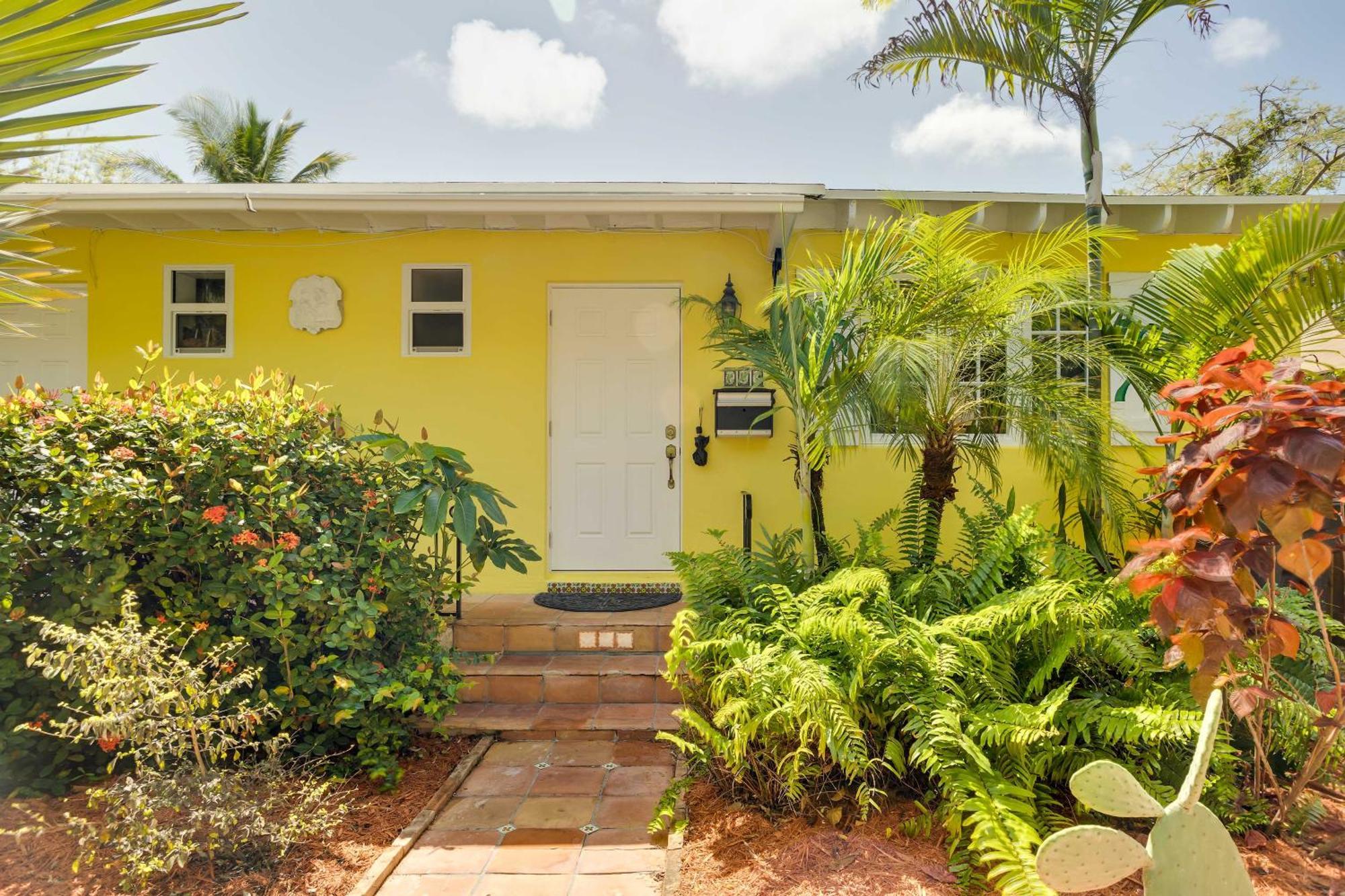 West Palm With Fenced-in Yard And Deck! Casa de férias West Palm Beach