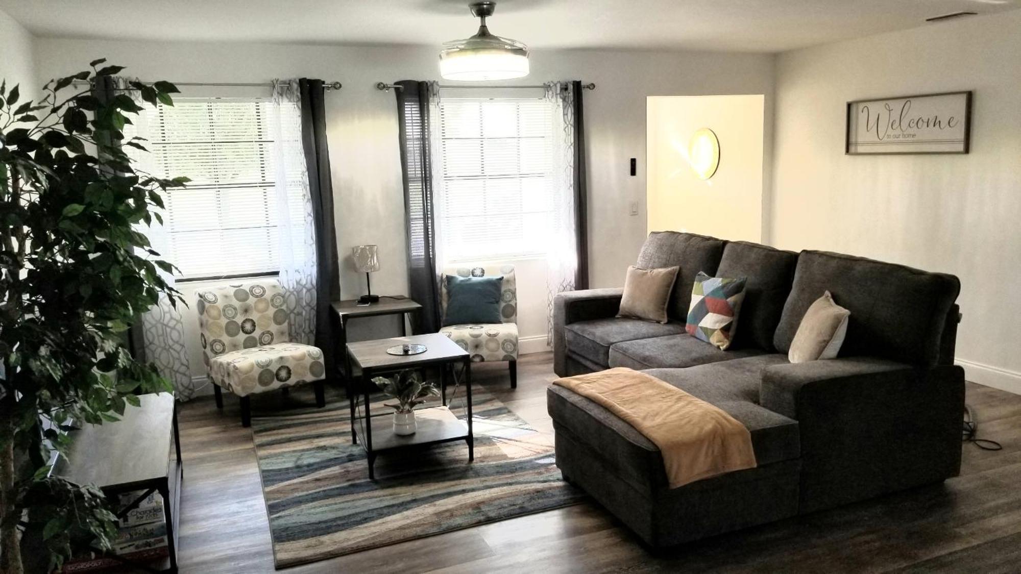 Whole House+renovated+pool+lanai+bbq+close To *