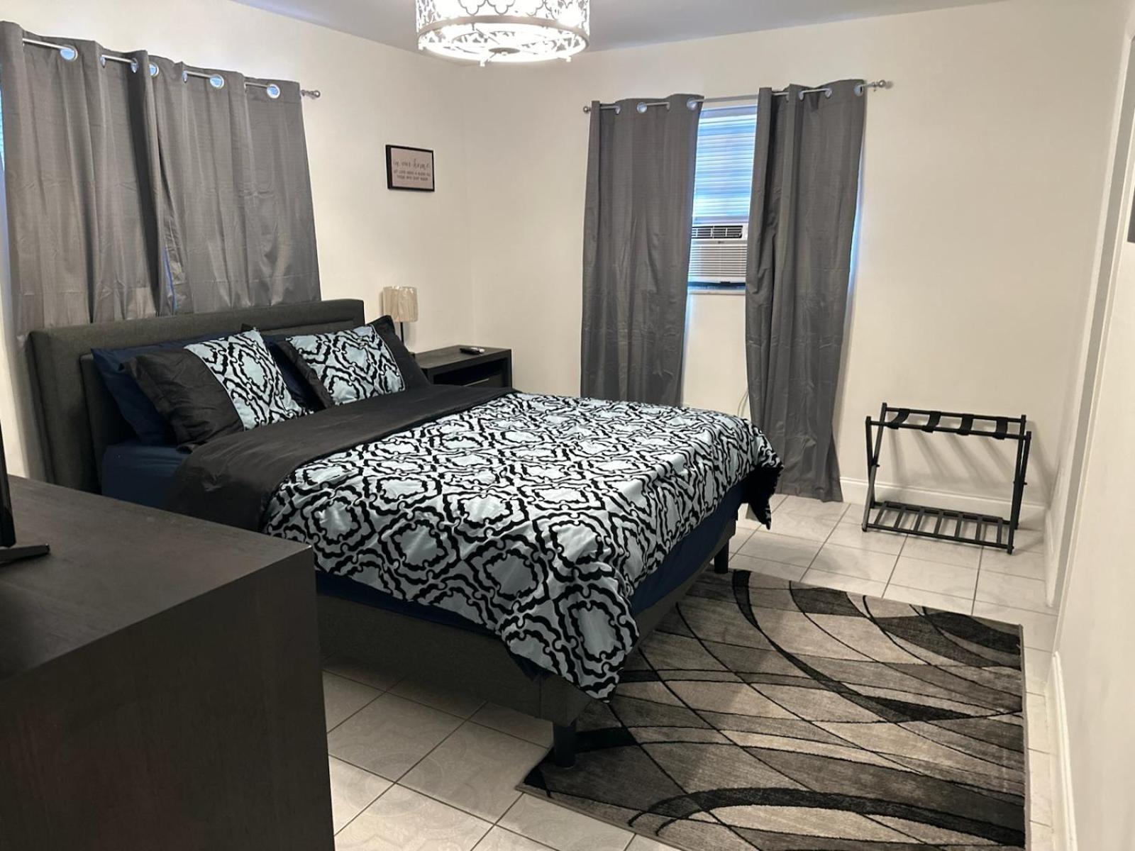Whole House+renovated+pool+lanai+bbq+close To Casa de férias West Palm Beach