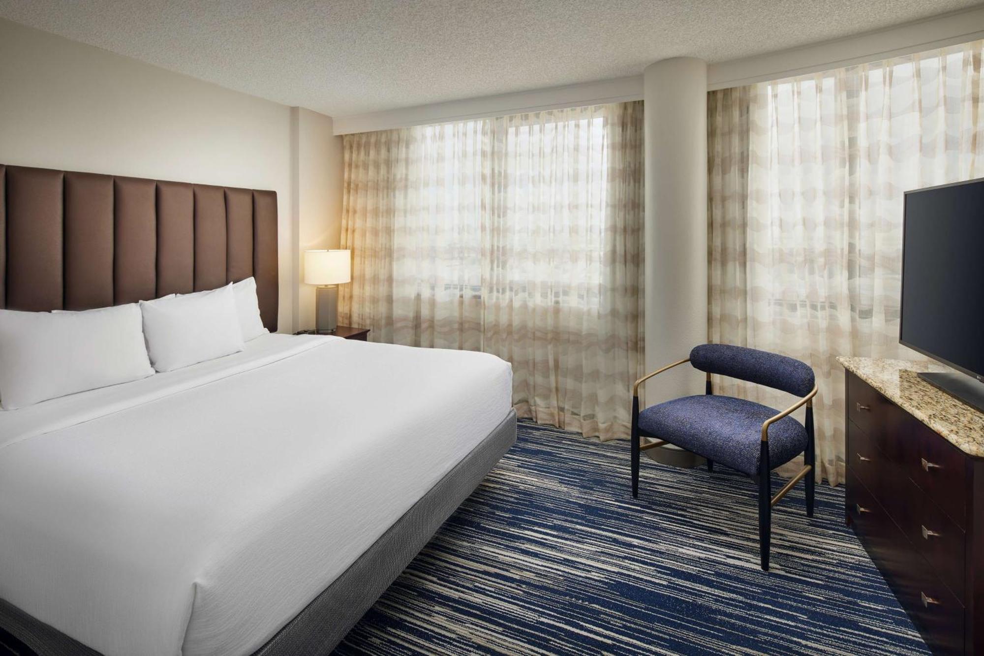 Embassy By Hilton West Palm Hotel 4*