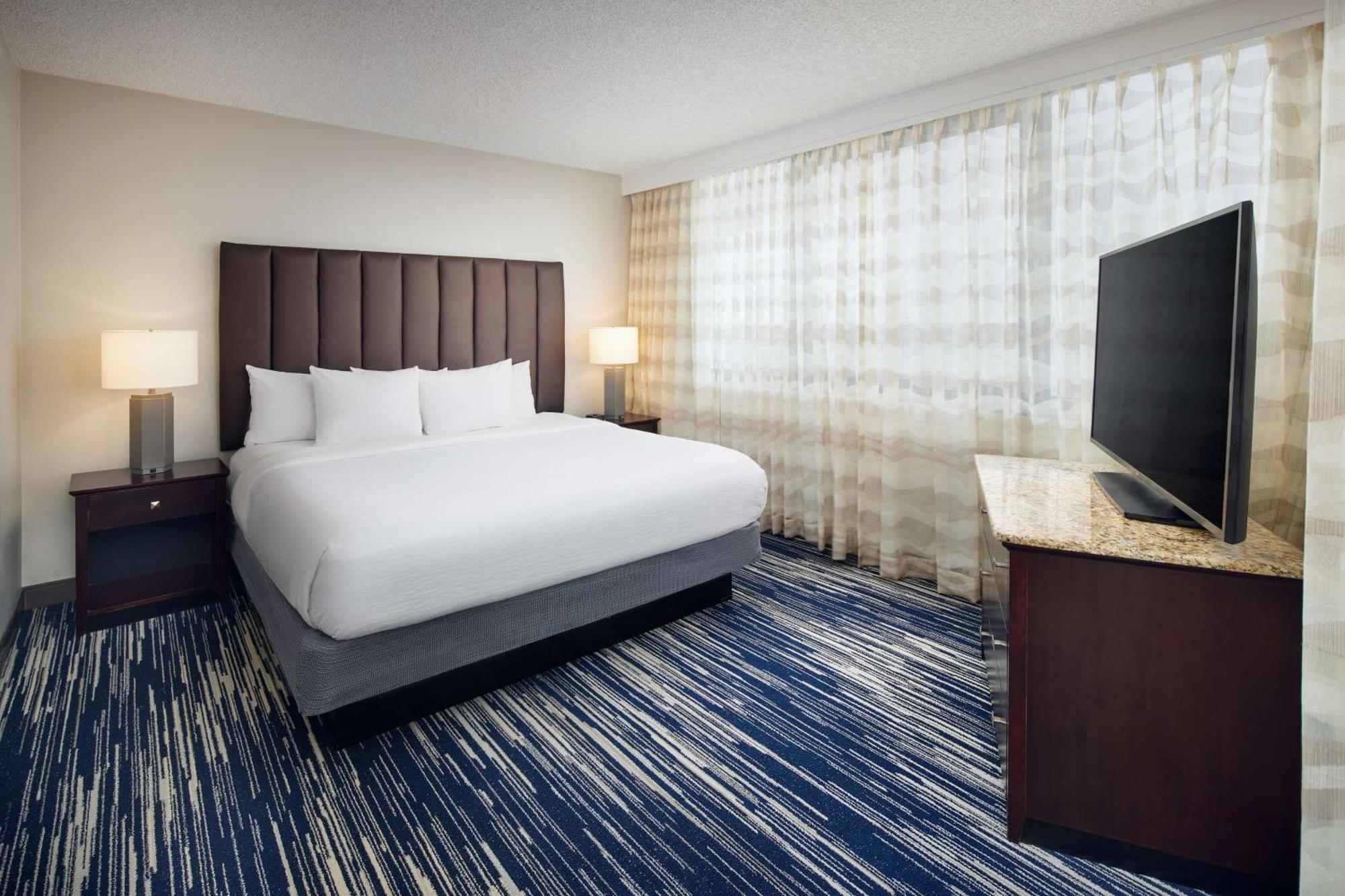 Hotel Embassy By Hilton West Palm