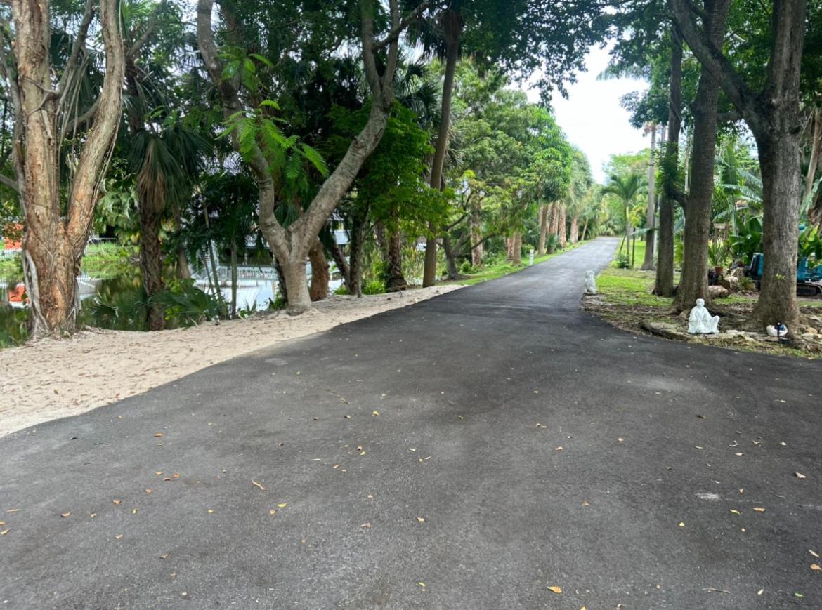 Unwind Island 3 Bedrooms 3 Full Washrooms