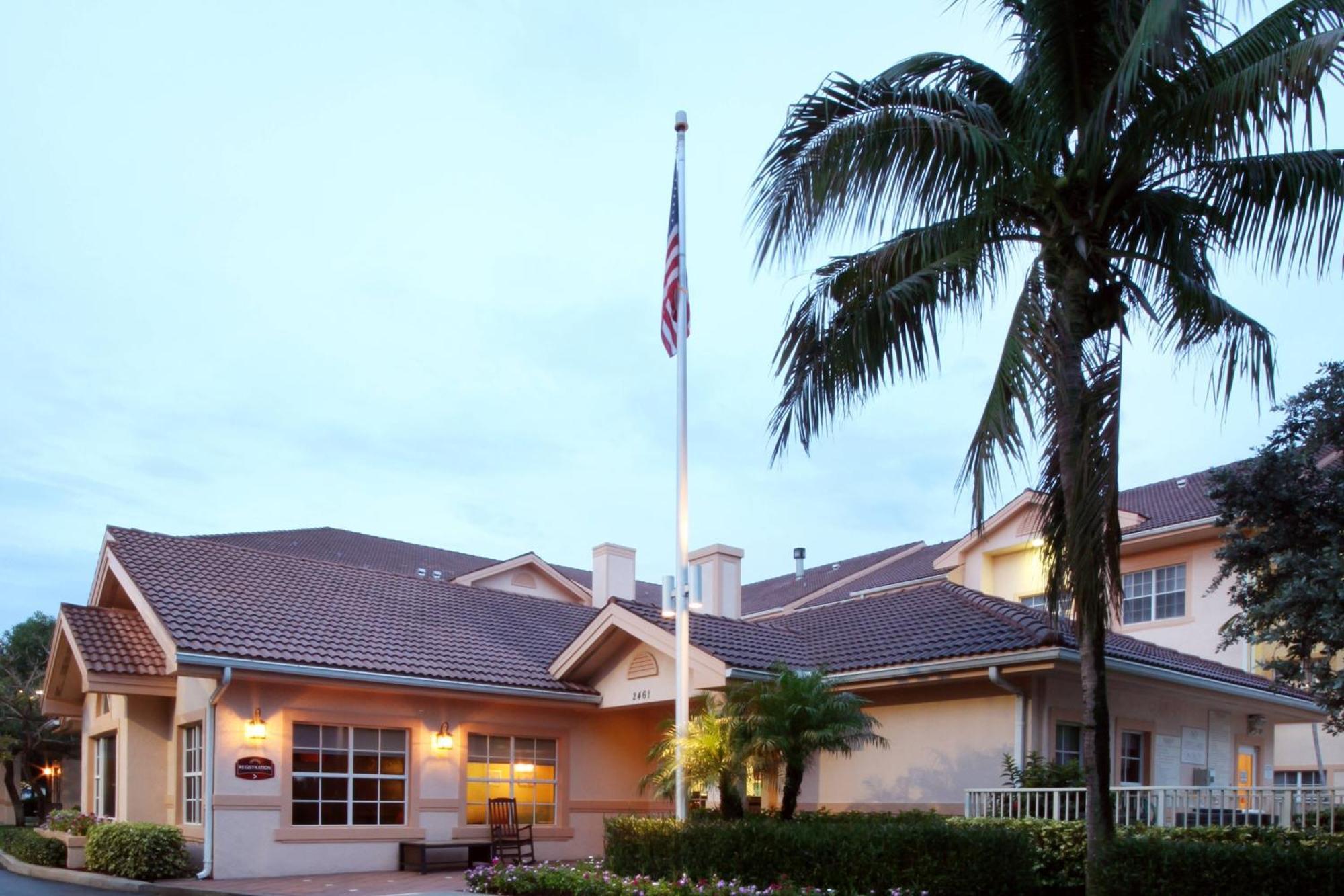 West Palm Hotel