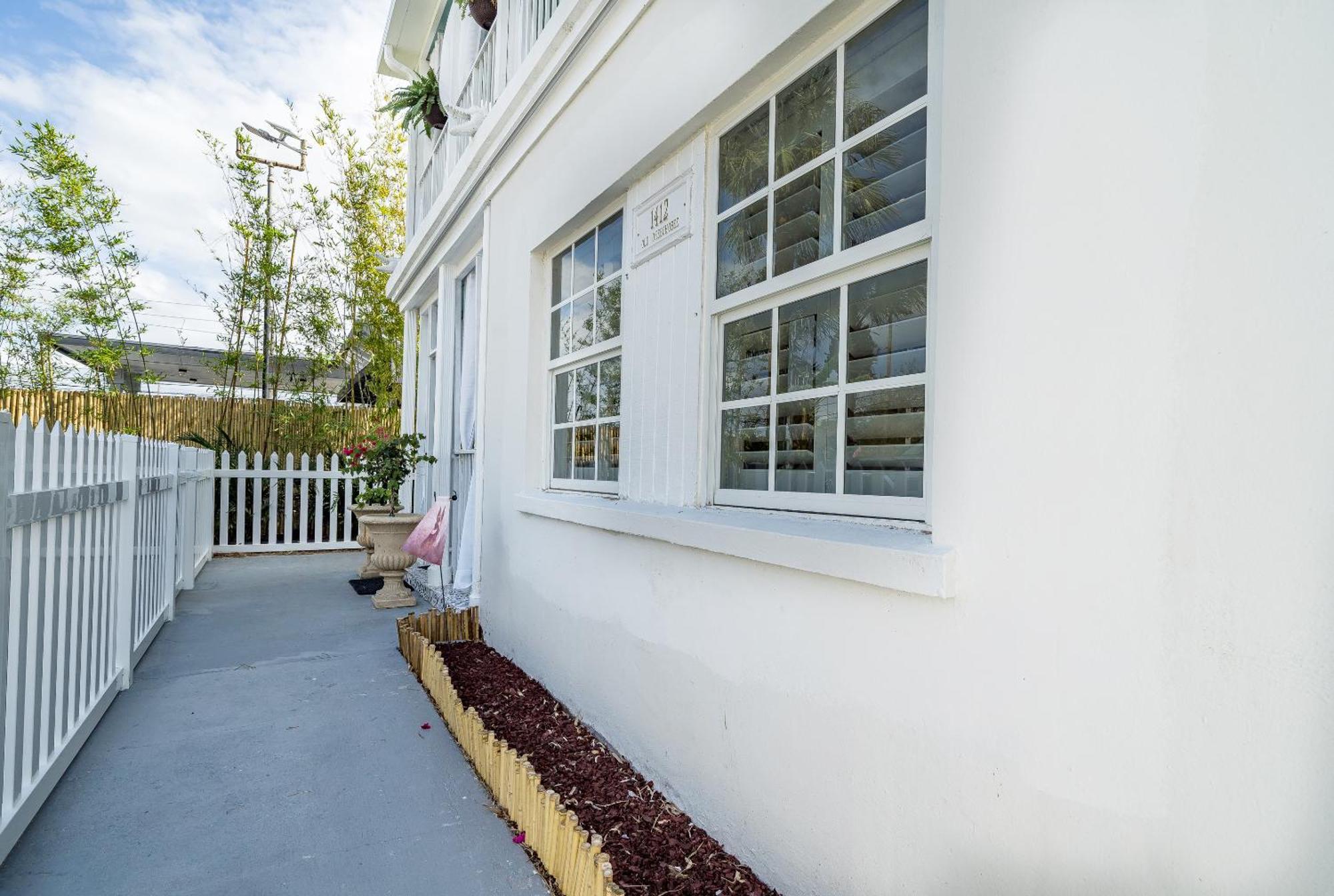 Apartment The Golden Alligator 1 - 3 Beds 2 Baths In West Palm Close To Everything
