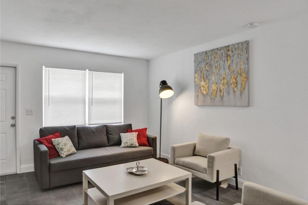 2bd Holiday Retreat Art Scene Apartment *