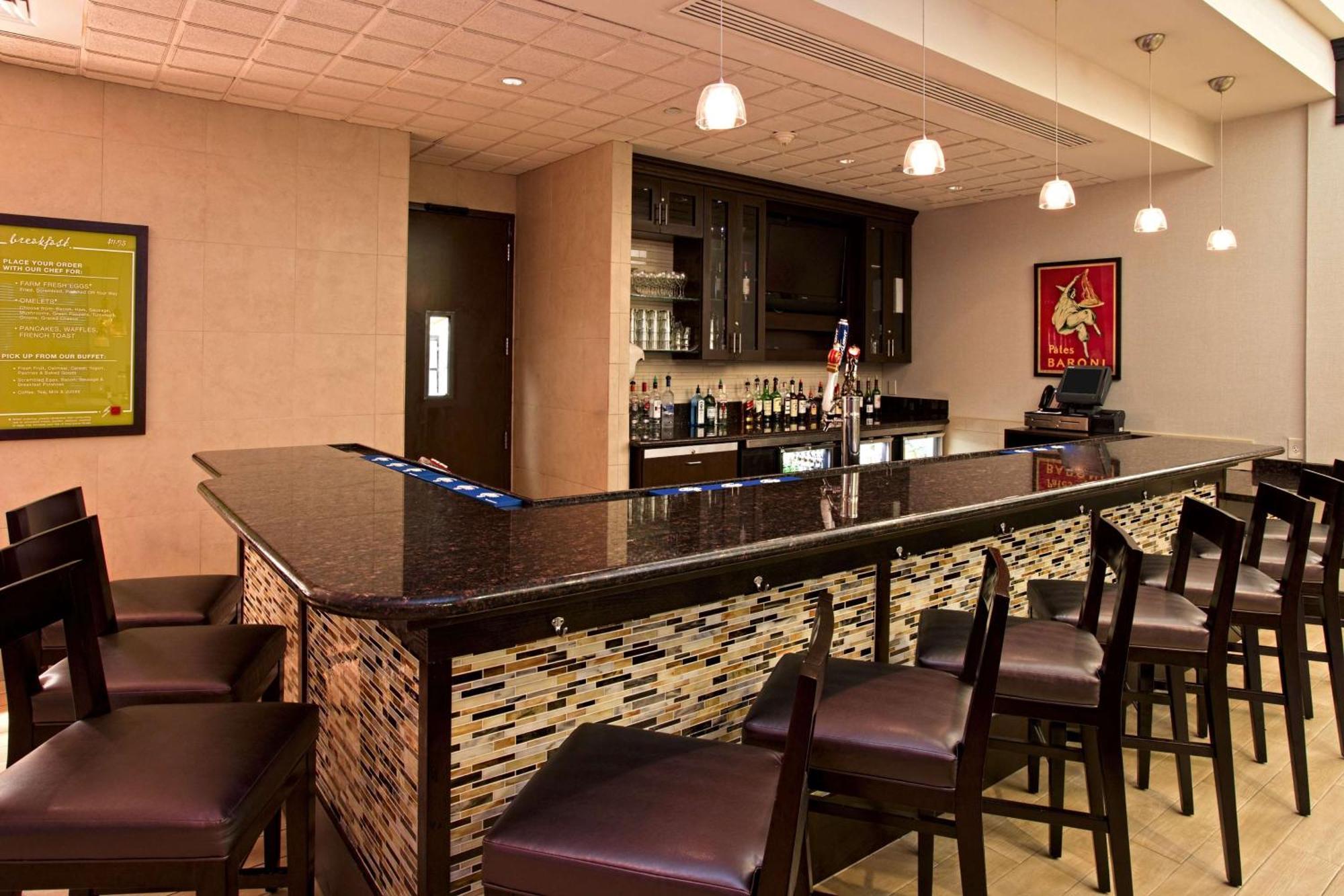 Hotel Hilton Garden Airport