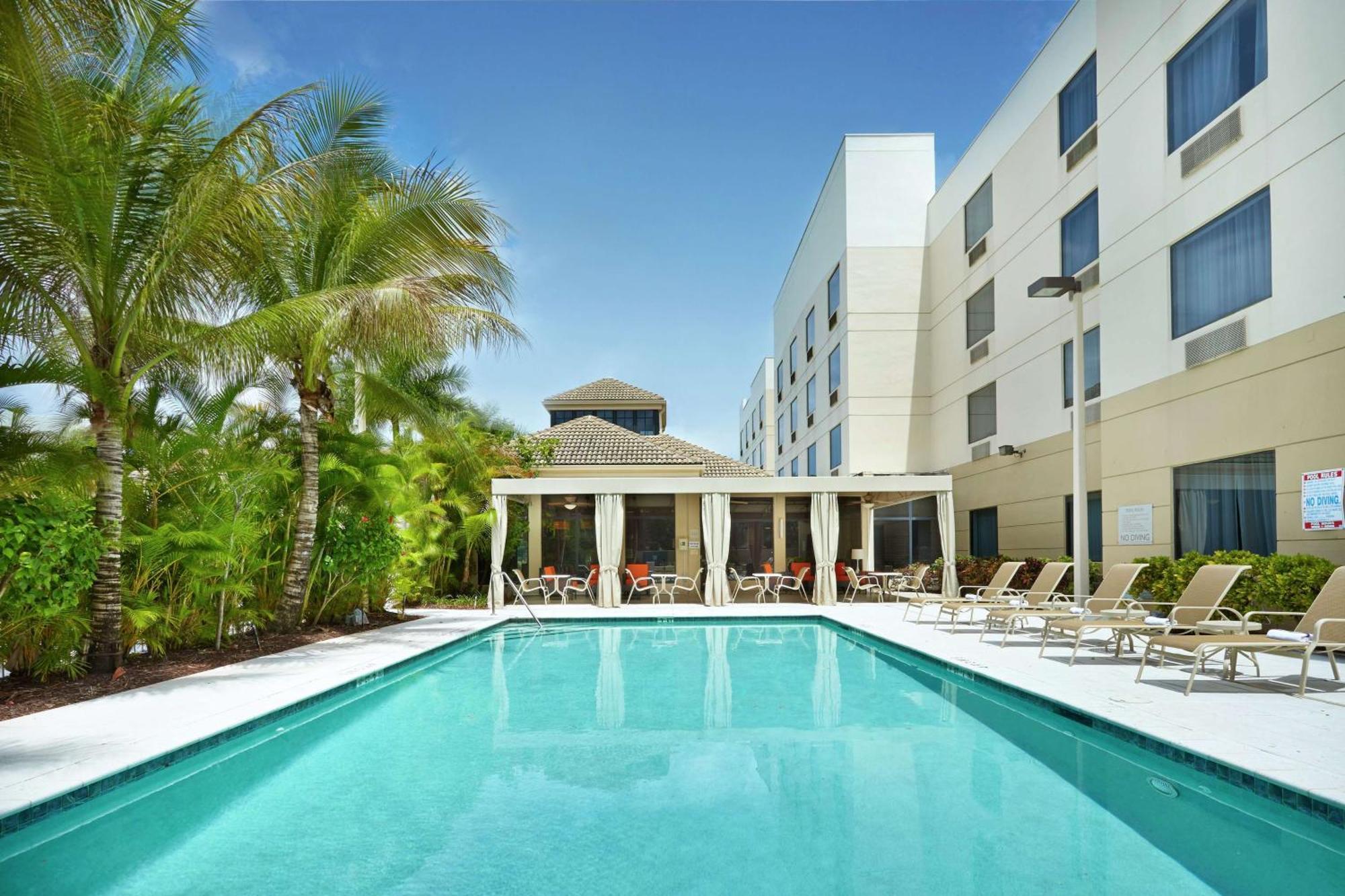Hotel Hilton Garden Airport